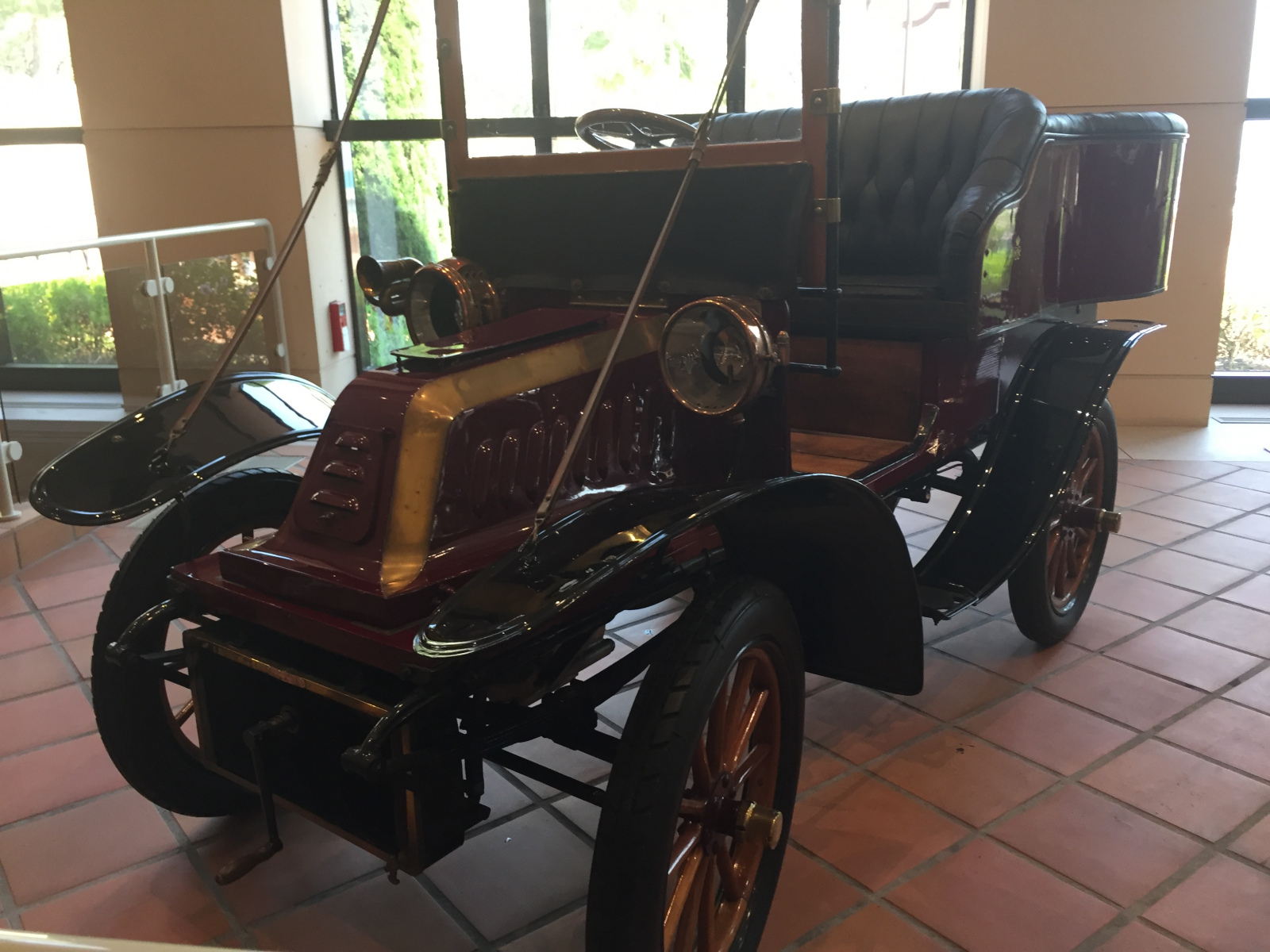 Visite de la collection des voitures du Prince de Monaco.