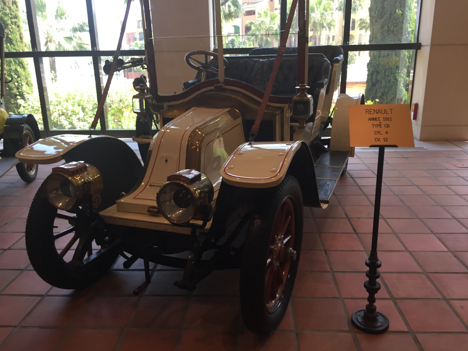 Visite de la collection des voitures du Prince de Monaco.