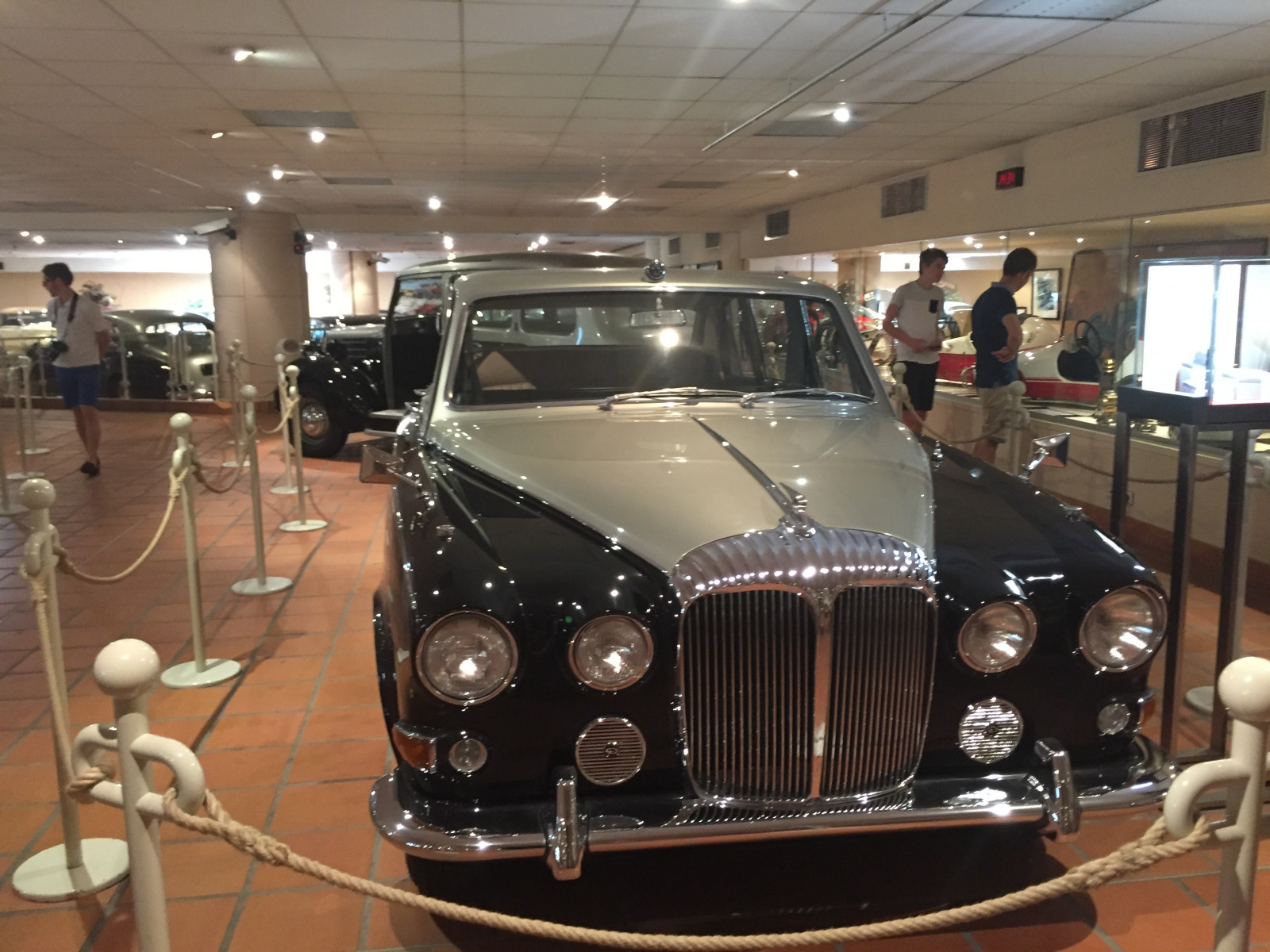 Visite de la collection des voitures du Prince de Monaco.