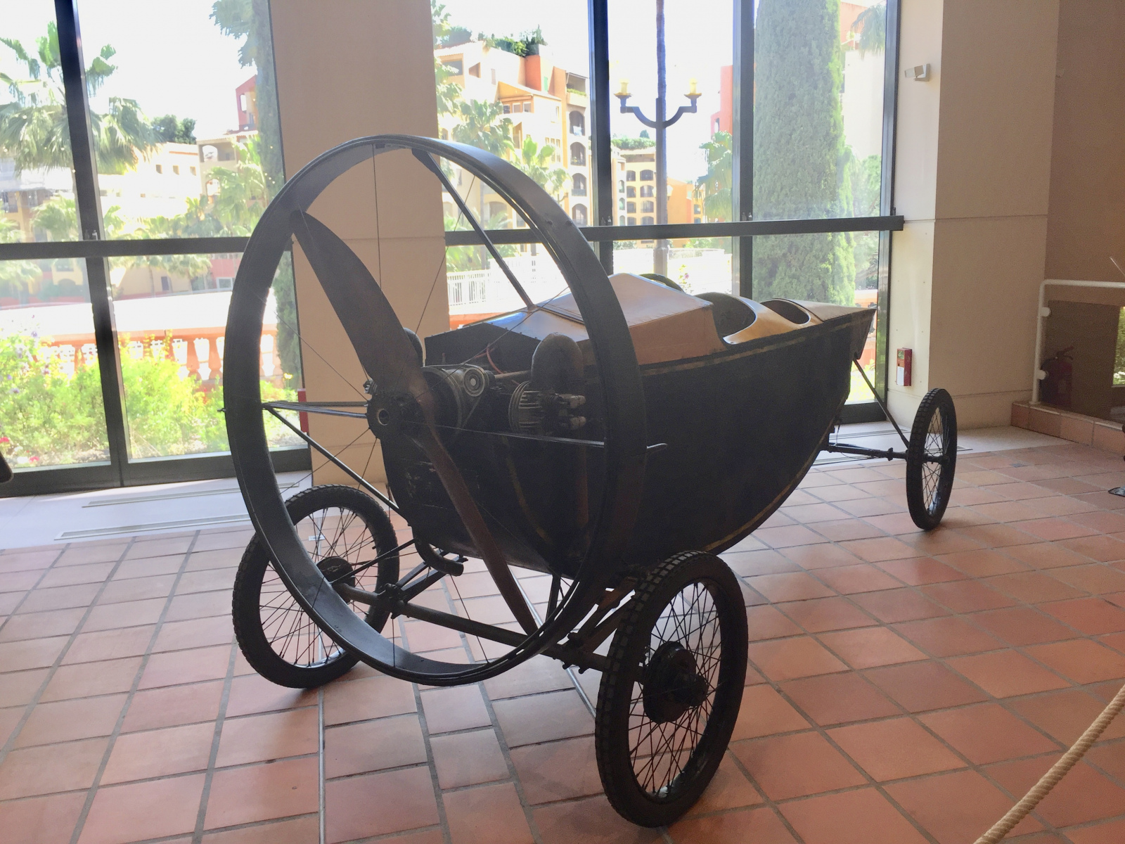 Visite de la collection des voitures du Prince de Monaco.