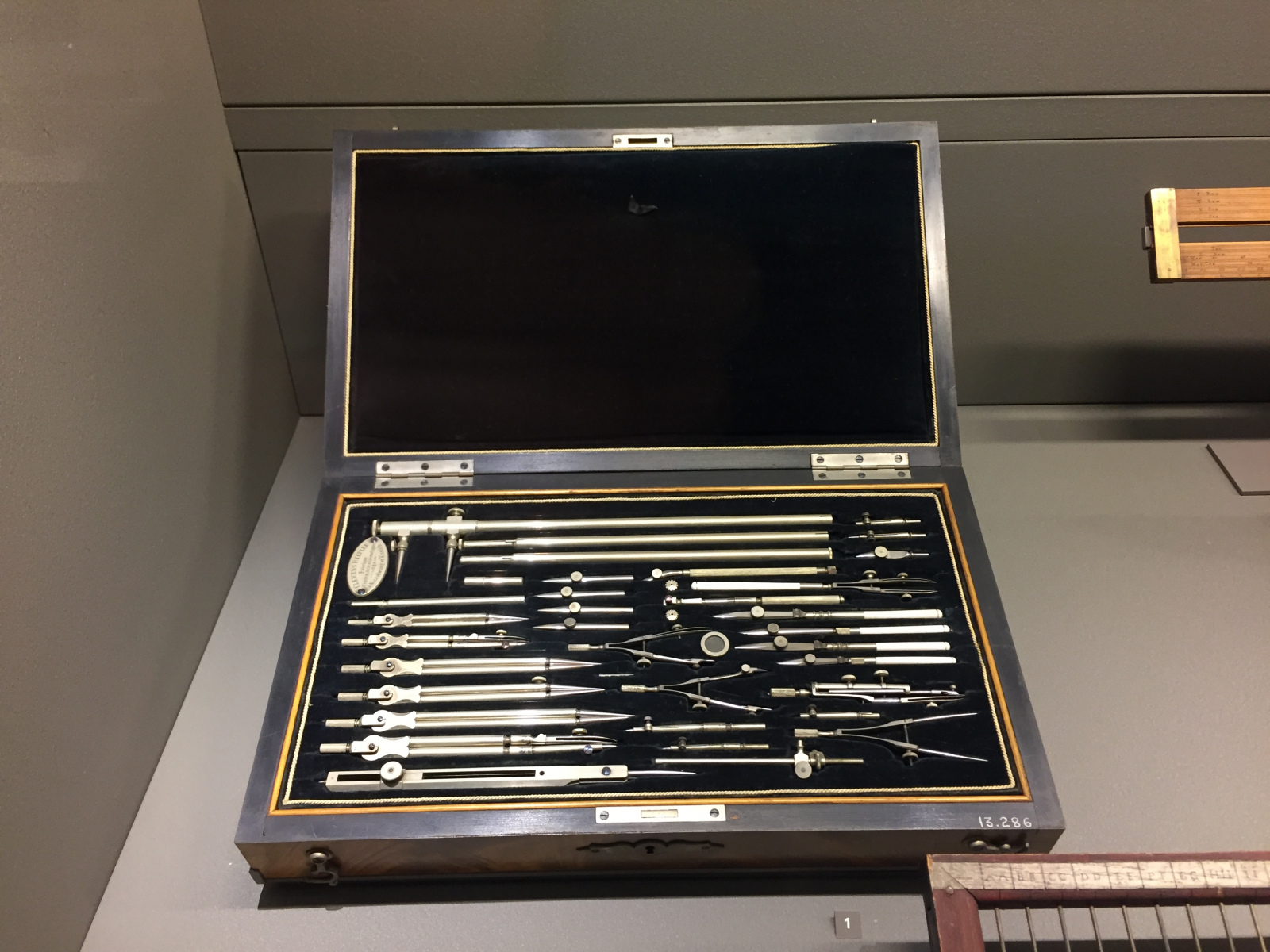 Visite de l’exposition « Sur mesure, les 7 unités du monde » au musée des Arts et Métiers