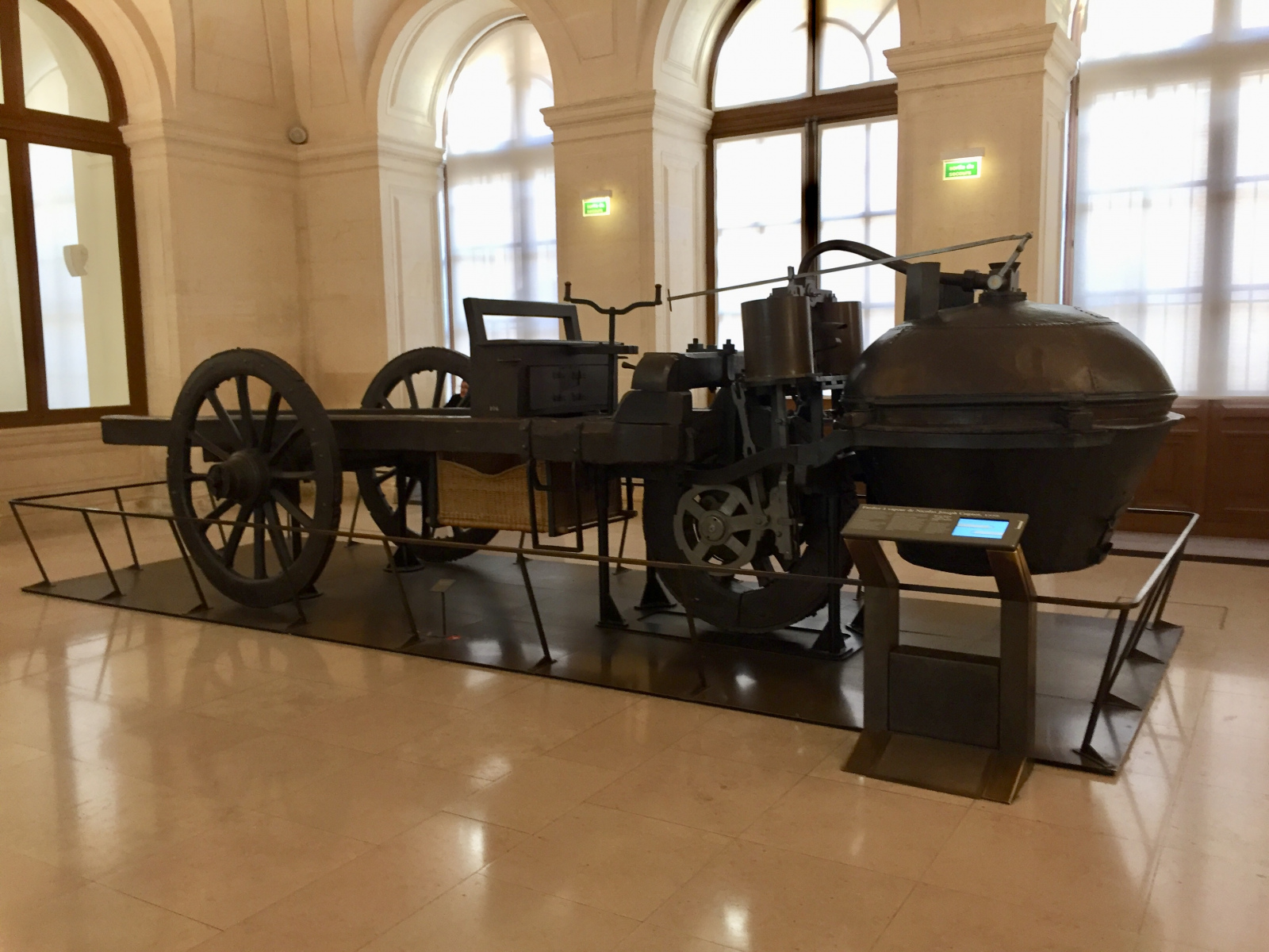 Visite de l’exposition « Sur mesure, les 7 unités du monde » au musée des Arts et Métiers