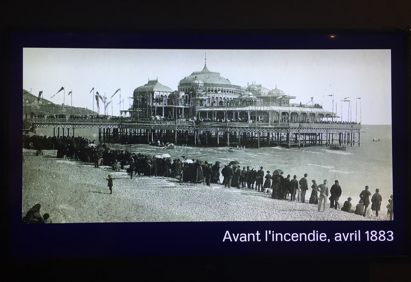 Visite de l'exposition sur le casino de la Jetée