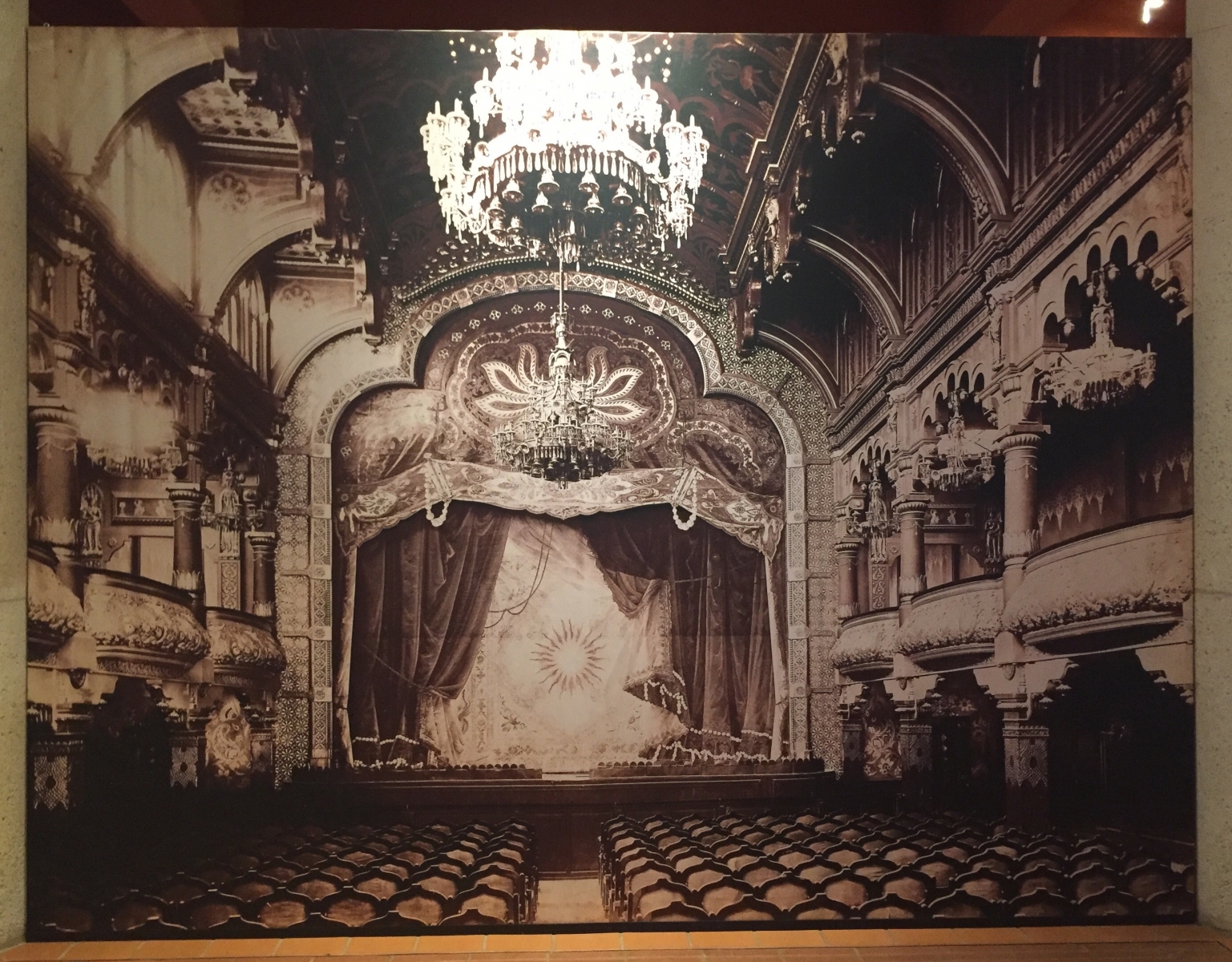 Visite de l'exposition sur le casino de la Jetée