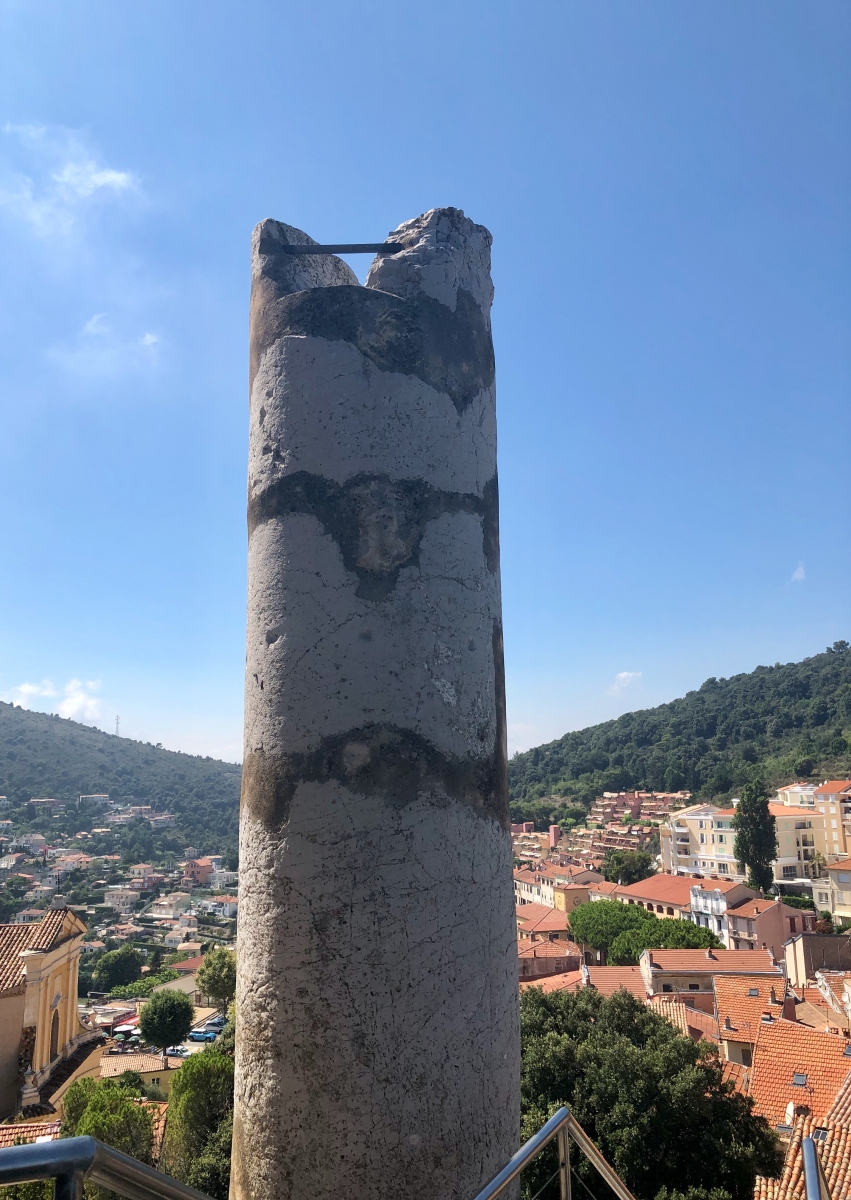 Visite du trophée d'Auguste
