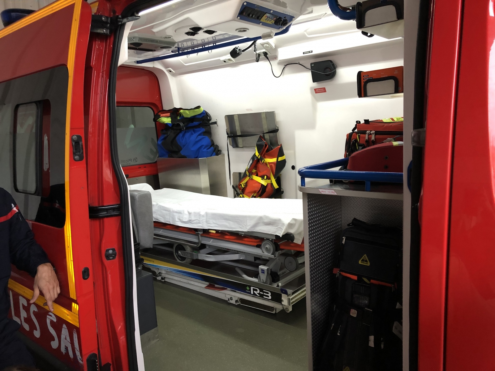 Visite de la caserne de pompiers de Magnan