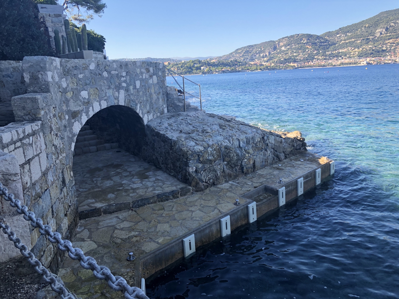 Ballade le long du sentier de la Pointe Saint-Hospice à Saint Jean Cap-Ferrat