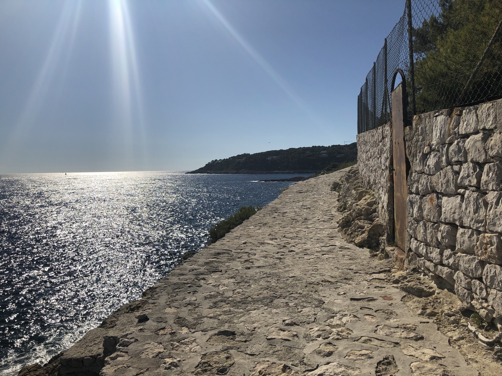 Ballade le long du sentier de la Pointe Saint-Hospice à Saint Jean Cap-Ferrat