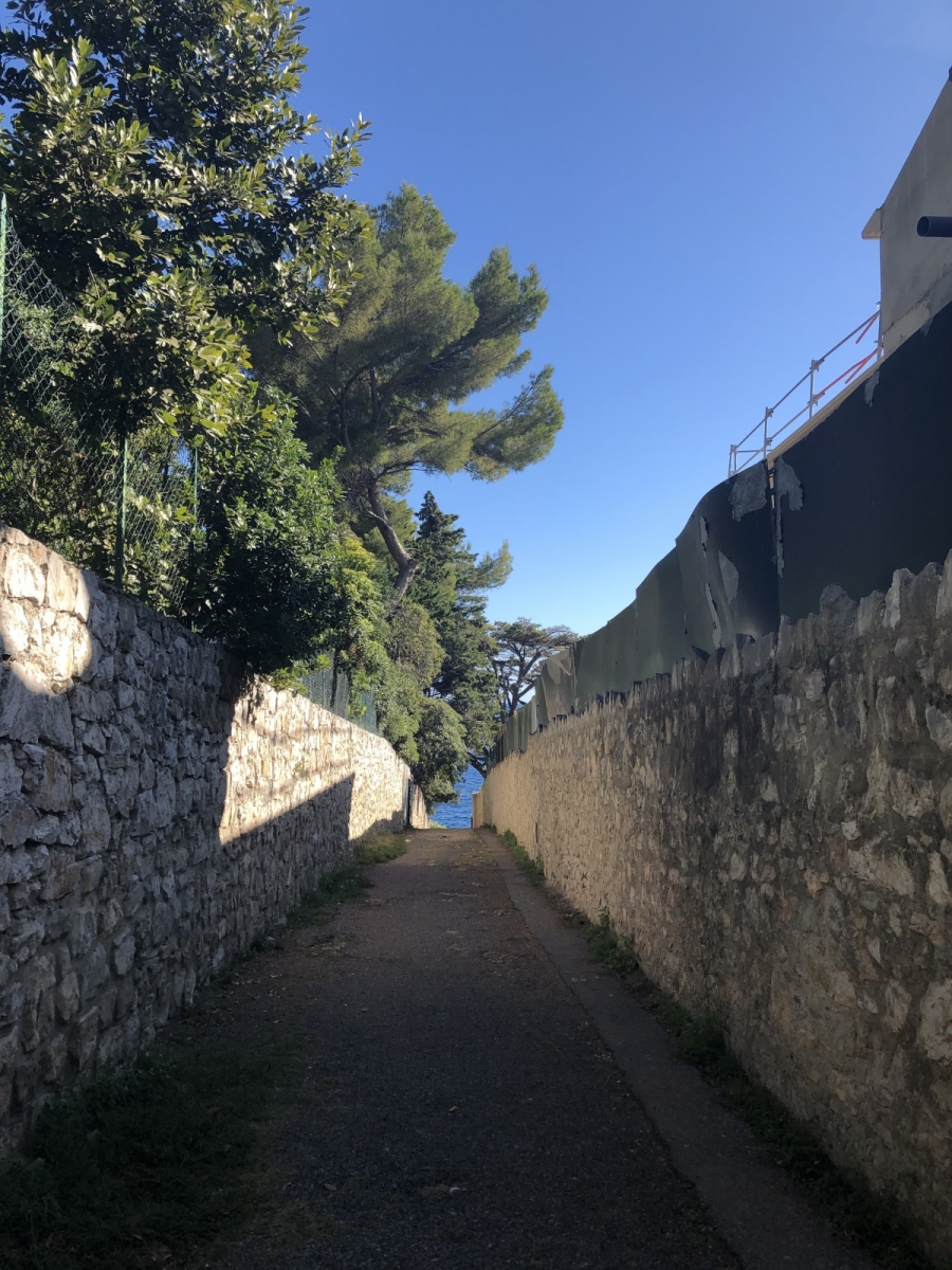 Ballade le long du sentier de la Pointe Saint-Hospice à Saint Jean Cap-Ferrat