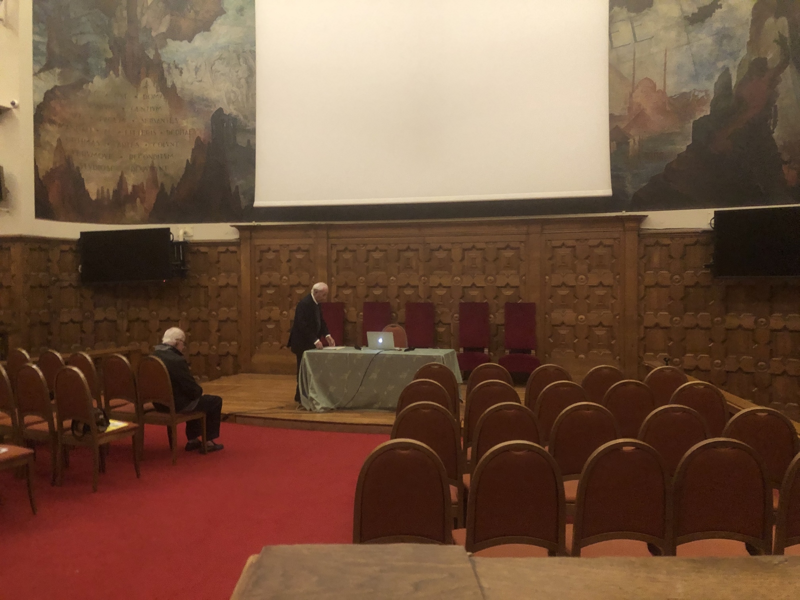 Conférence par le Professeur Henry de Lumley sur les roches gravées du Mont Bégo