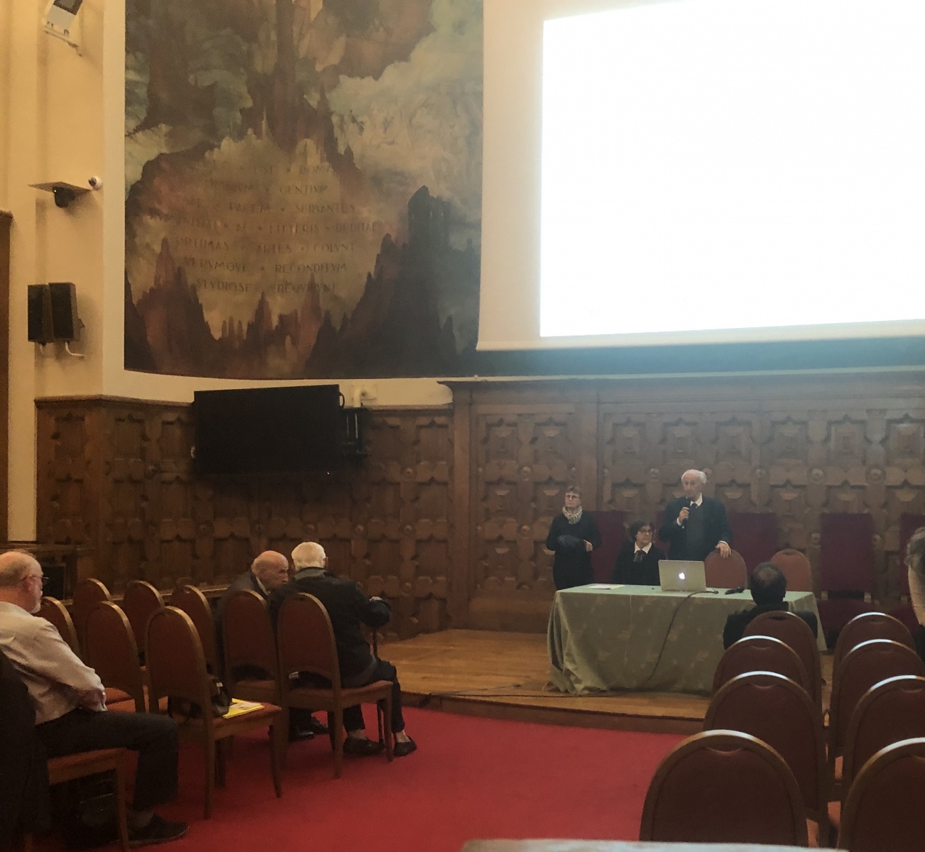 Conférence par le Professeur Henry de Lumley sur les roches gravées du Mont Bégo