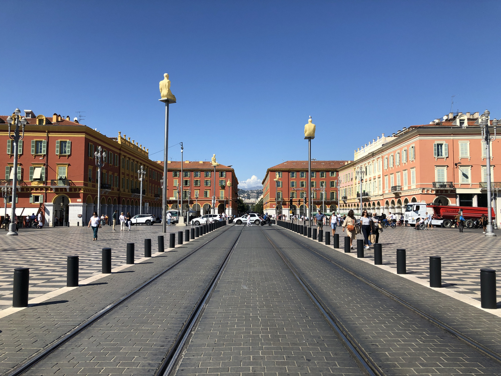 Ballade au Festival du Livre de Nice 2021