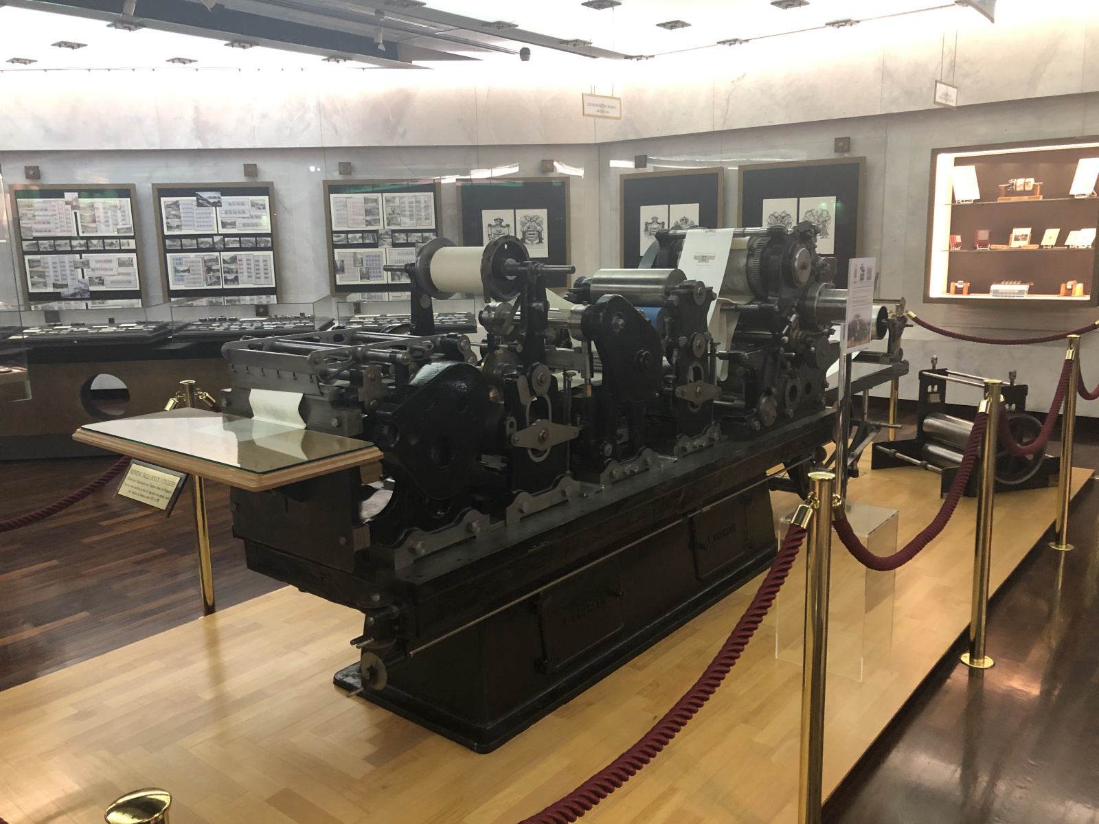Visite du musée des timbres et des monnaies de Monaco