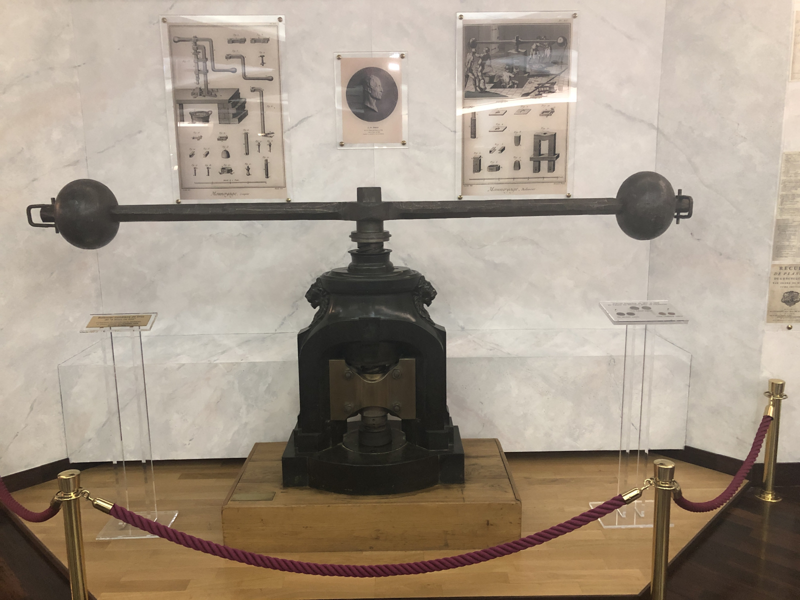 Visite du musée des timbres et des monnaies de Monaco