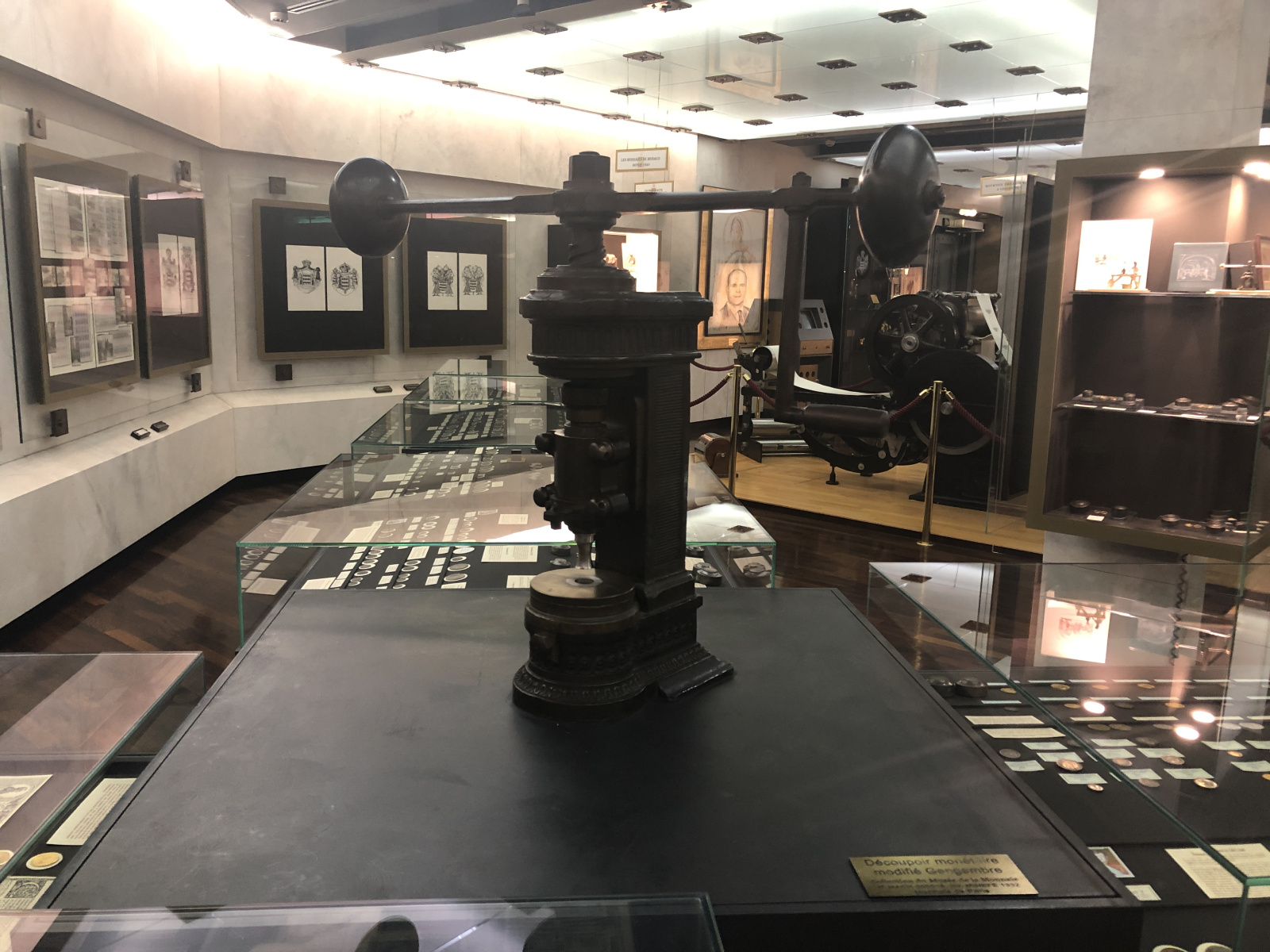 Visite du musée des timbres et des monnaies de Monaco