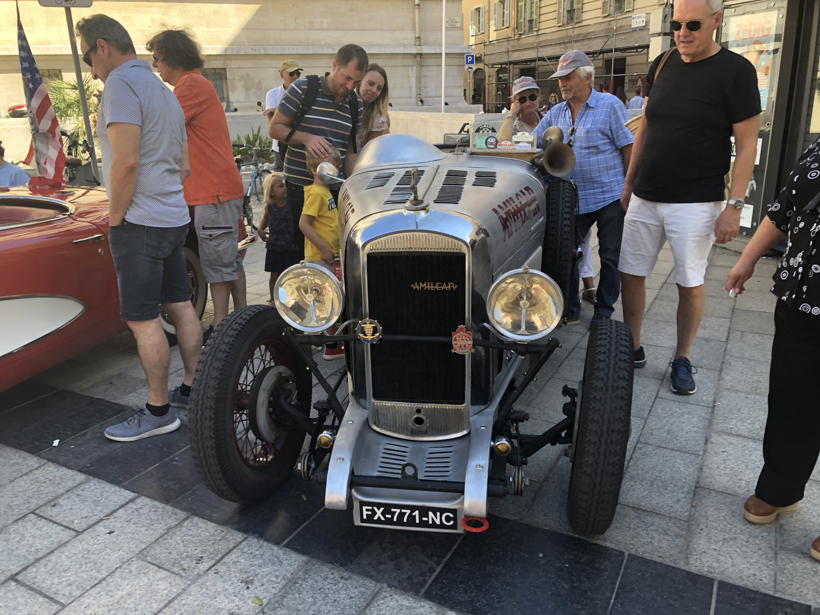 Quelques belles voitures exposées à Nice