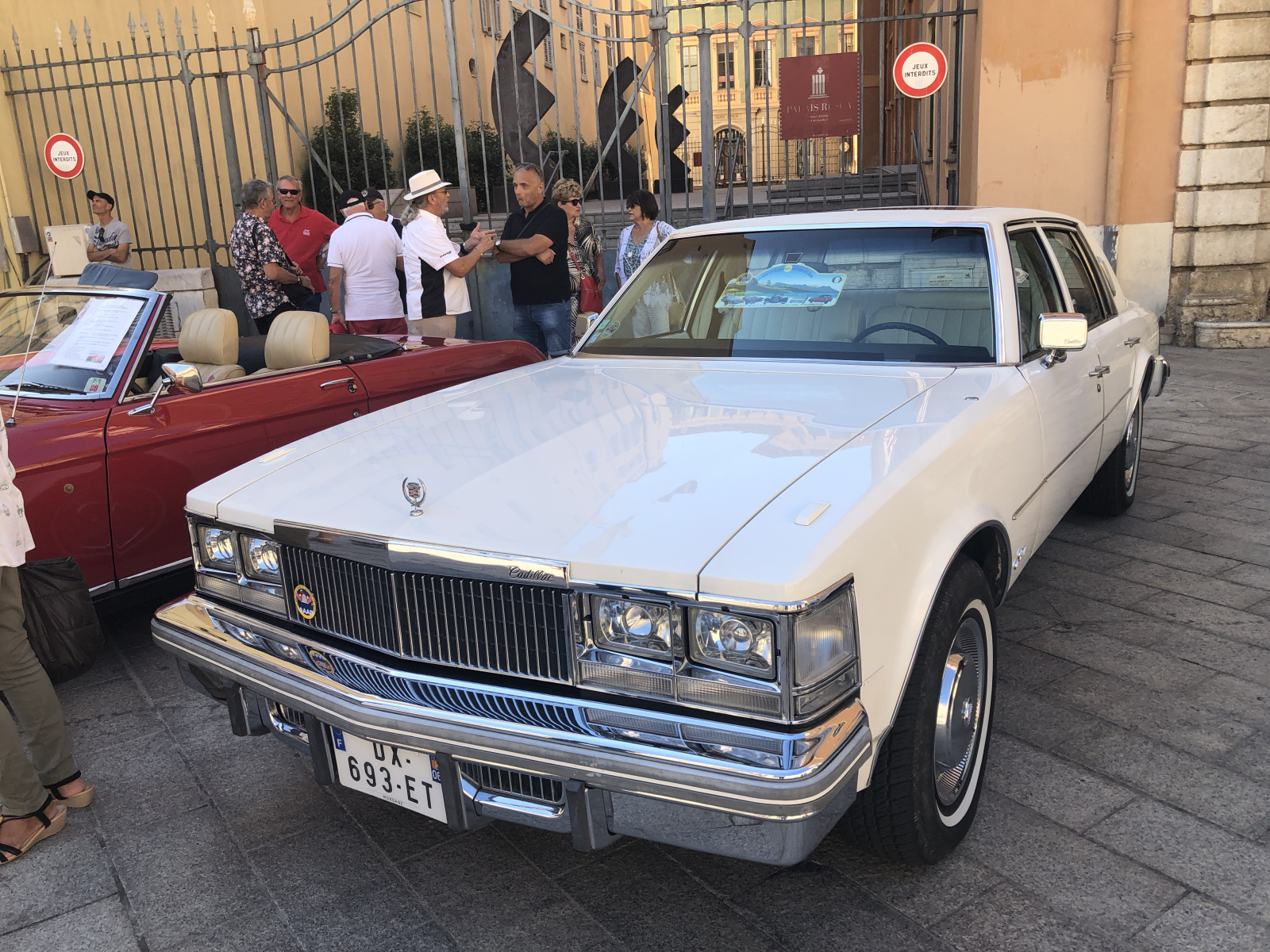 Quelques belles voitures exposées à Nice