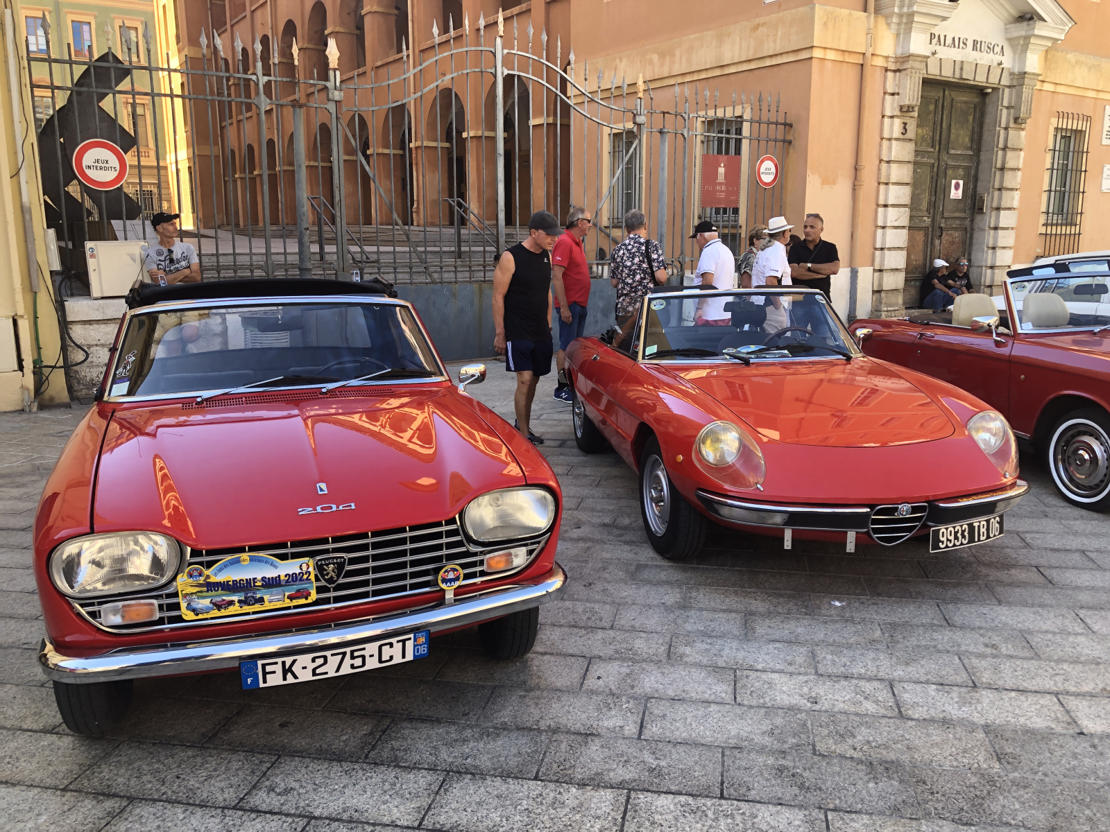 Quelques belles voitures exposées à Nice