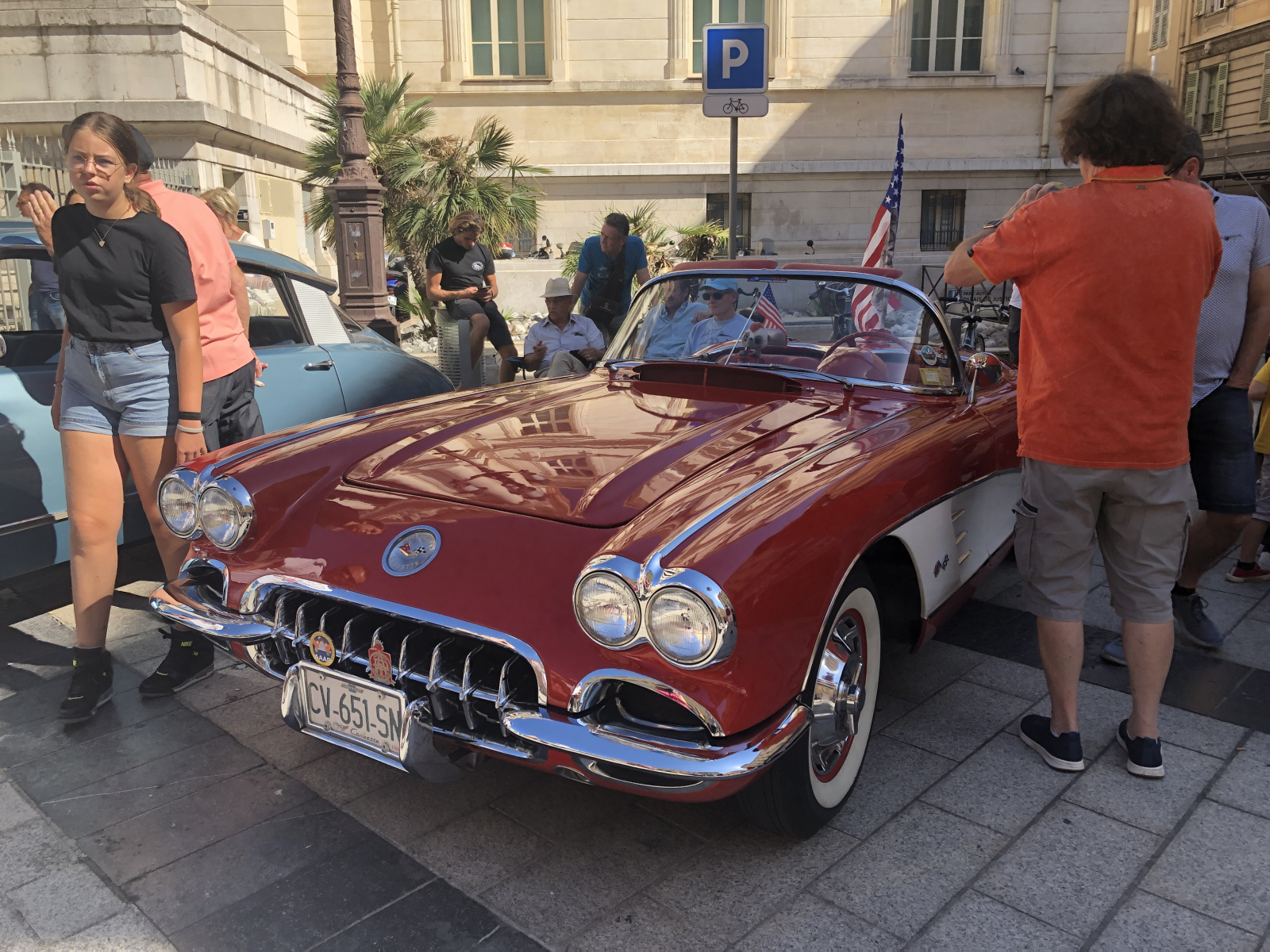 Quelques belles voitures exposées à Nice