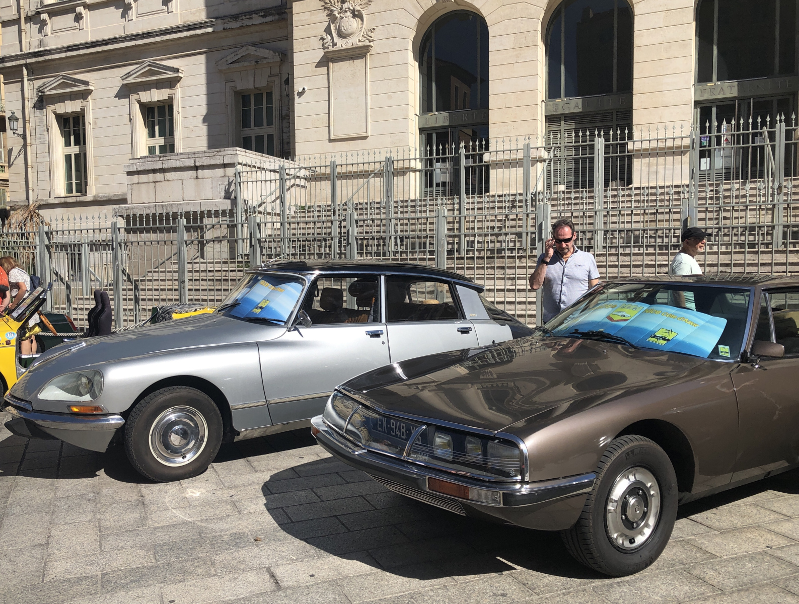 Quelques belles voitures exposées à Nice