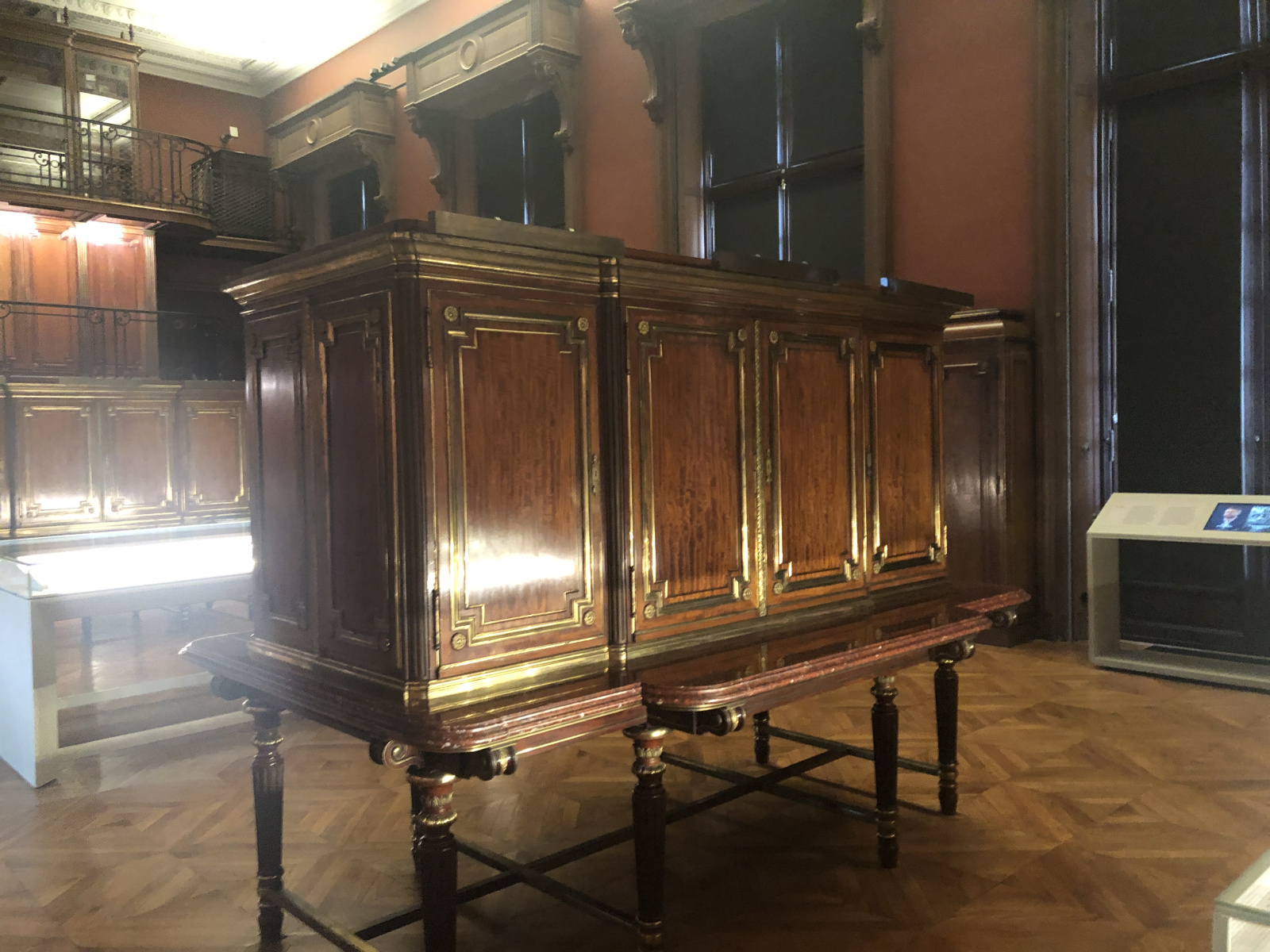 Visite du magnifique musée de la bibliothèque nationale Richelieu