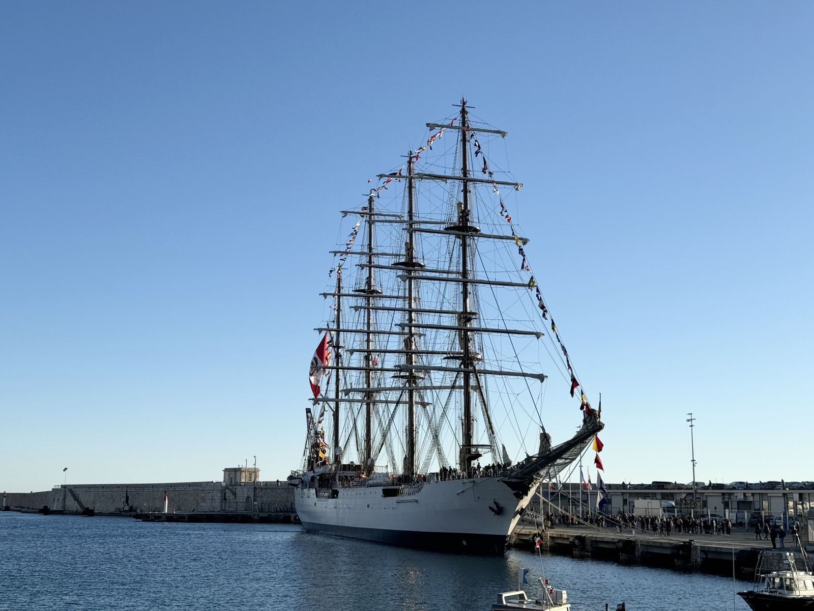 Visite du magnifique 4 mâts péruvien , le BAP Unión