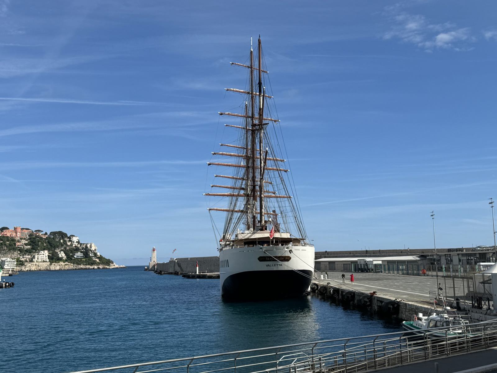 Le Sea Cloud 2 est en escale au port de Nice