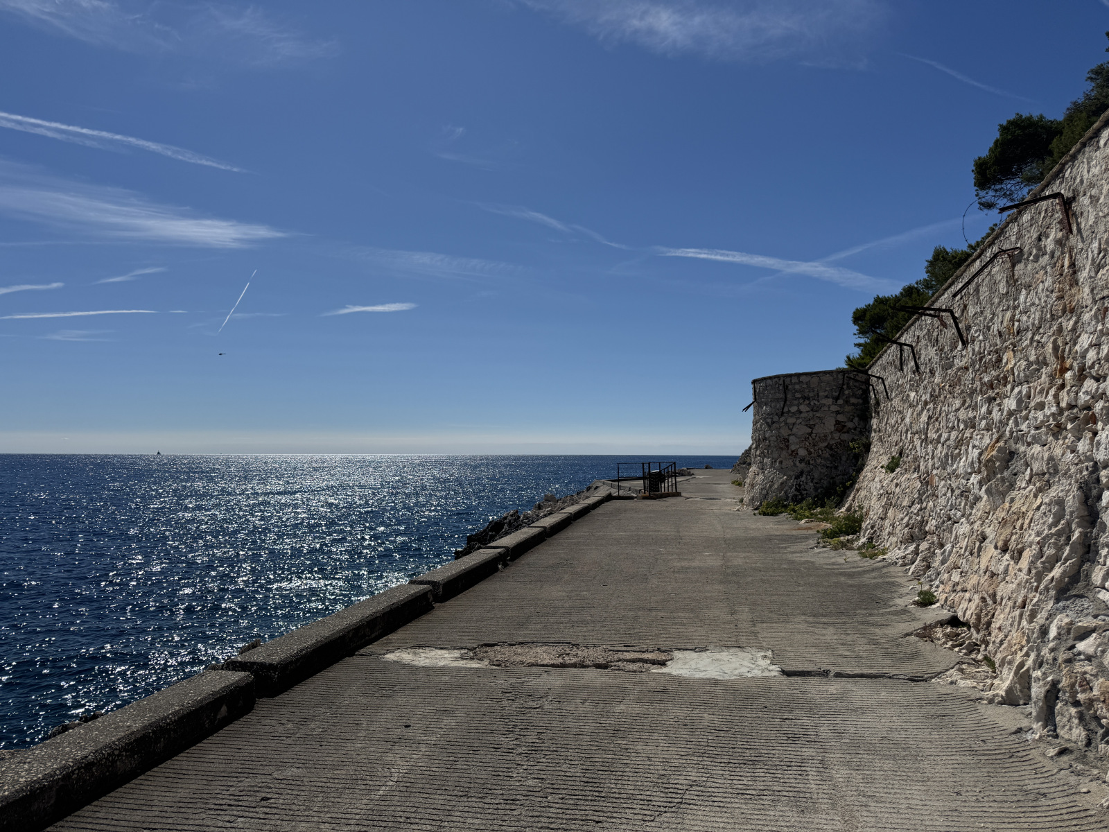 Tour du magnifique Cap Ferrat par le sentier du littoral