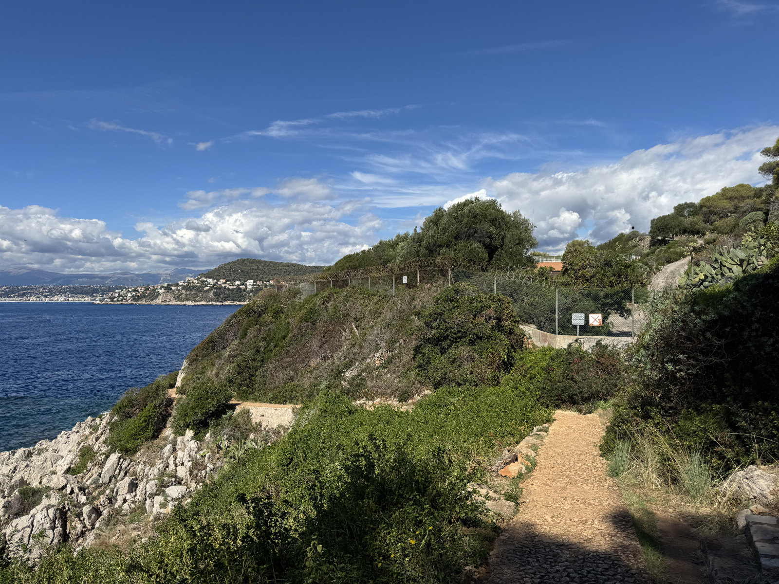 Tour du magnifique Cap Ferrat par le sentier du littoral