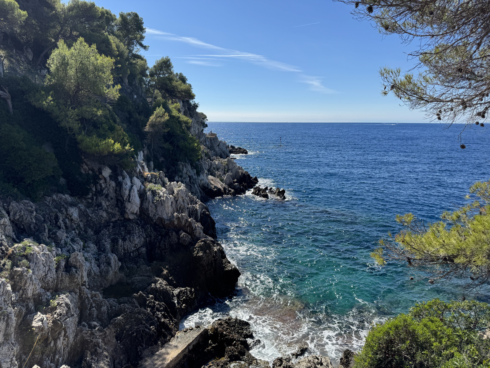 Tour du magnifique Cap Ferrat par le sentier du littoral